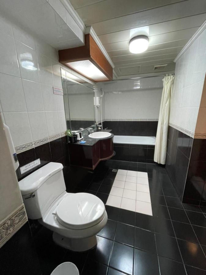 Long Lu Hotel Tainan Zewnętrze zdjęcie